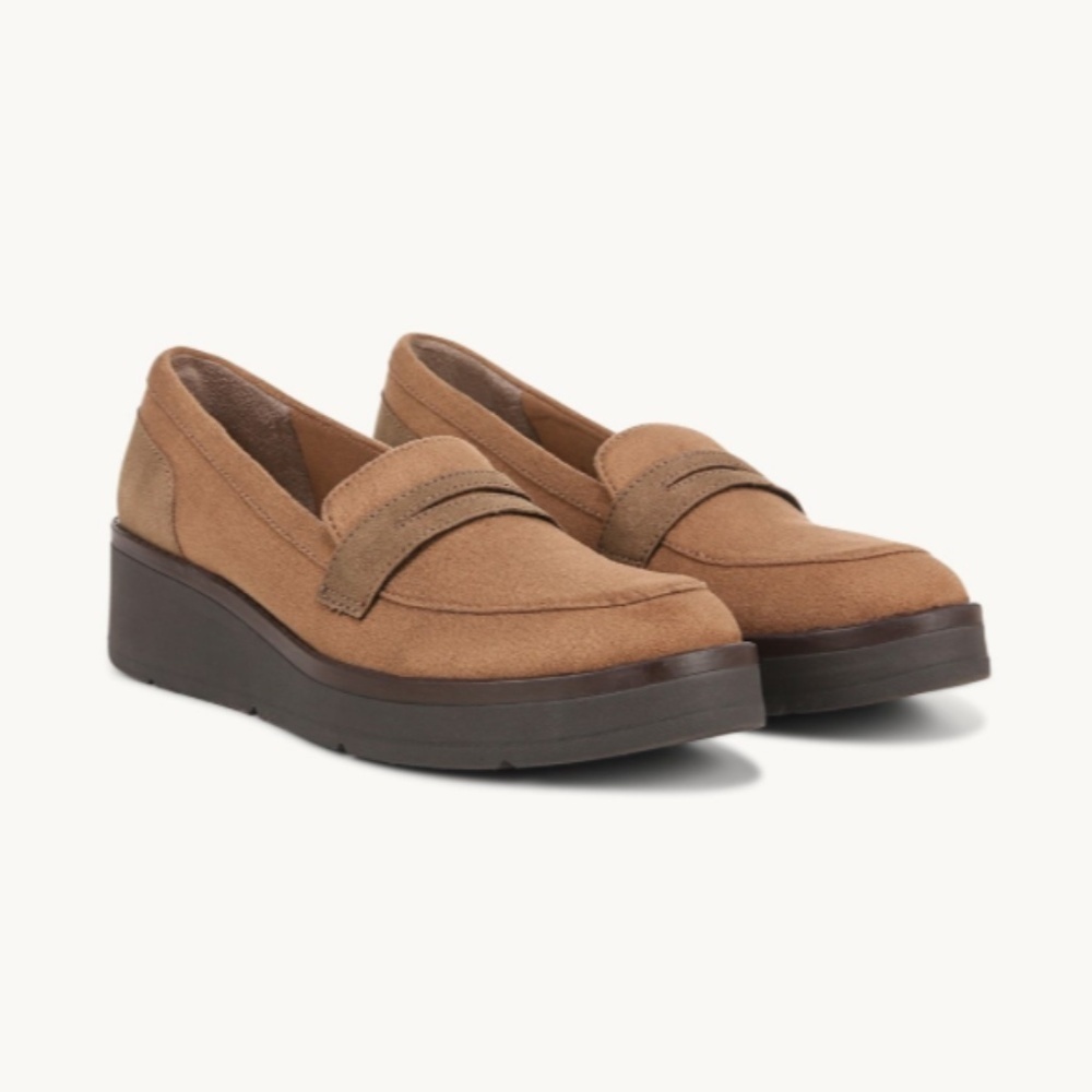 Bzees Fast Track Loafer (WIDE) - Picture 10 of 11